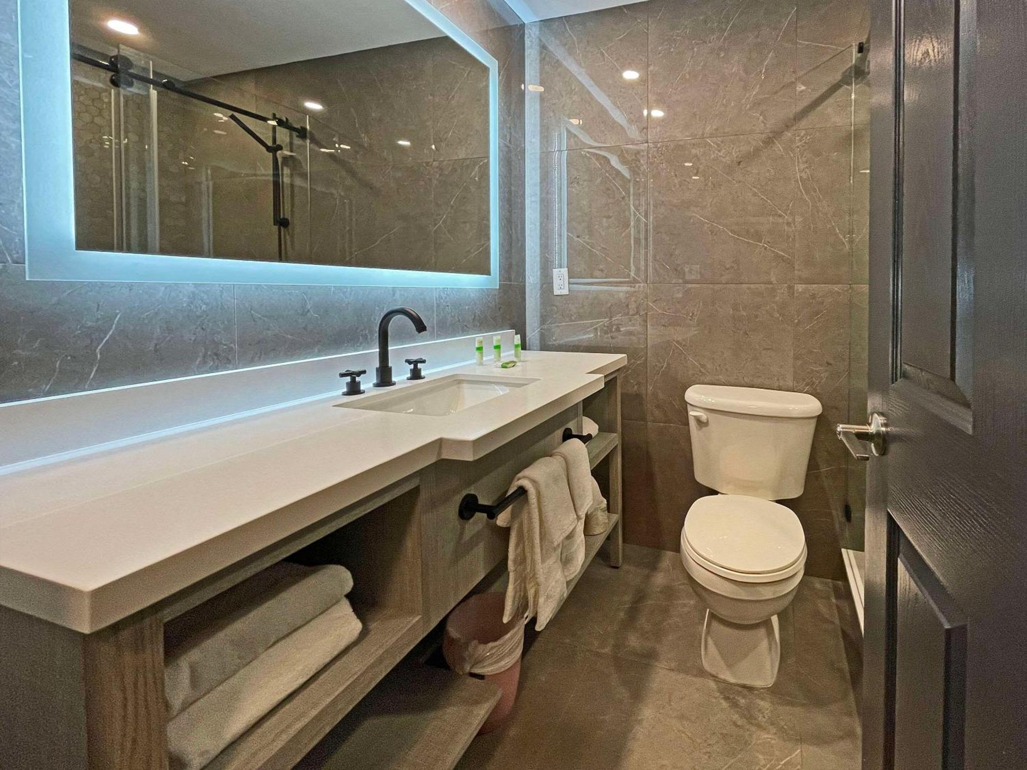 The Grand Tappattoo Resort, Ascend Hotel Collection Otter Lake Екстериор снимка